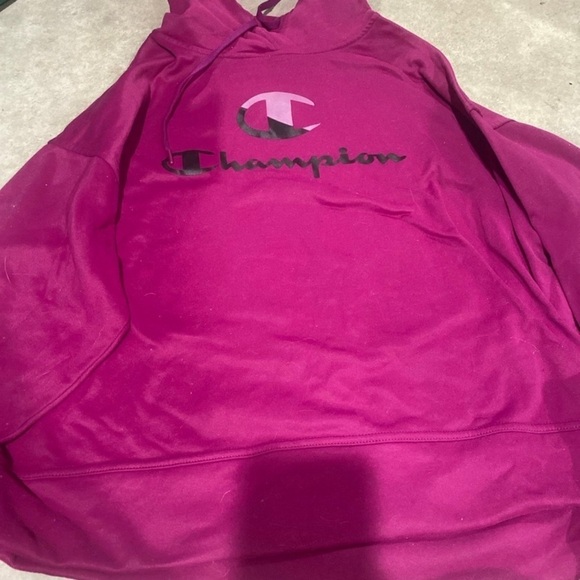 Champion Tops - Women’s champion deep‎ pink hoodie